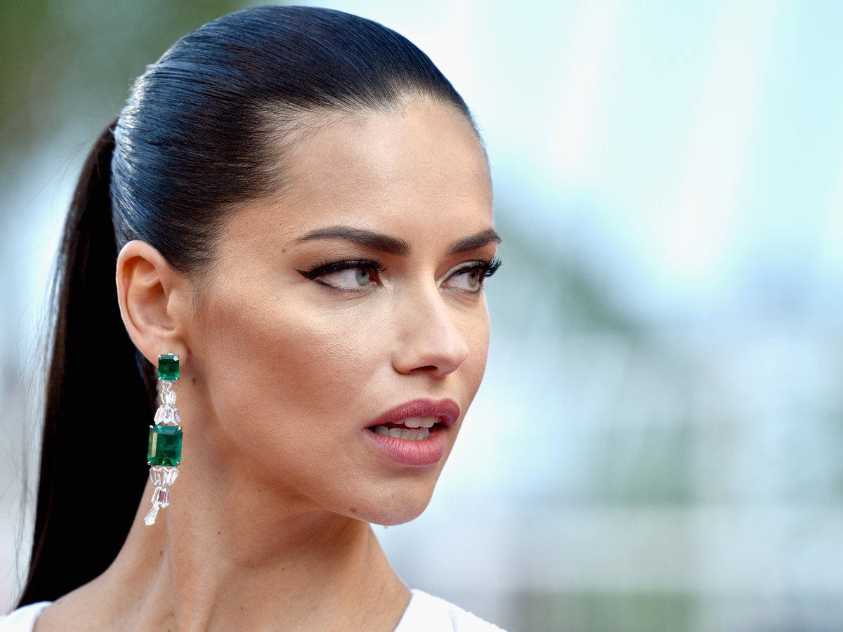 Adriana-Lima-highest-Paid-Models-2000x1500