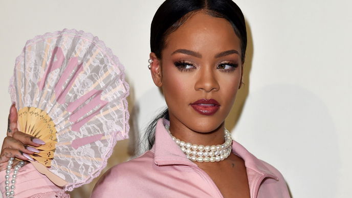 Rihanna bringt ihre eigene Make-up Linie auf den Markt