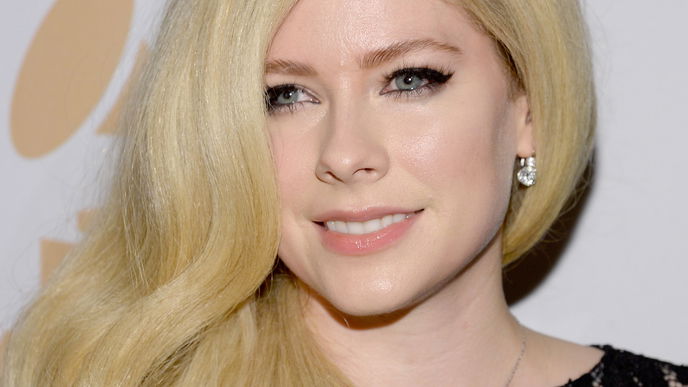 Avril Lavigne und ihre Doppelgängerin - eine Verschwörungstheorie
