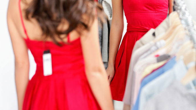 Dieses Kleid bringt H&M in arge Erklärungsnot