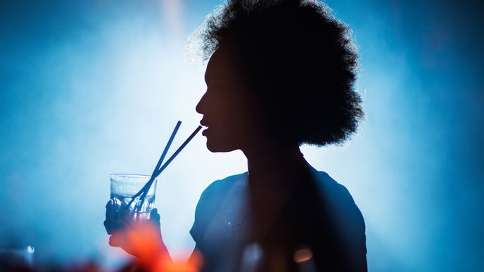 Smart Straw: Diese Erfindung schützt vor Date Rapes