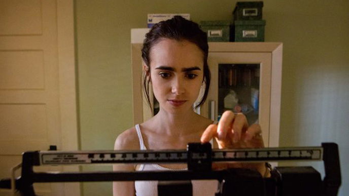 Lily Collins als Magersüchtige im "To The Bones"-Trailer
