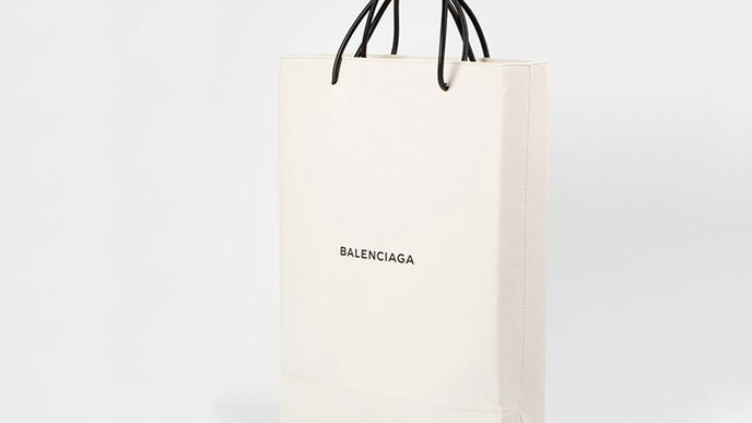 Balenciaga verkauft eine Einkaufstasche für 1.000€ - und sie ist bereits ausverkauft