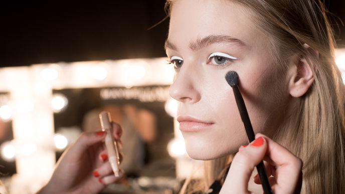 Deshalb solltest du deinen Concealer jetzt vor Gebrauch anzünden