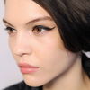 Floraler Eyeliner ist der zauberhafteste Beauty-Trend des Sommers