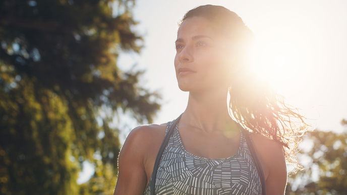 Fitness-Model Sarah Stage ist im 6. Monat schwanger und so sieht ihr Bauch aus