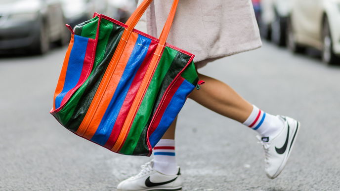 Diese Tasche ist das neue Trendteil – und ihr bekommt sie bei Mango 