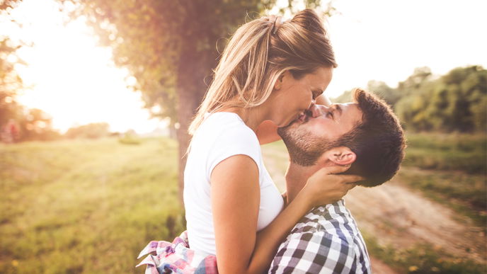 Frauen mit hässlichen Partnern sind glücklicher