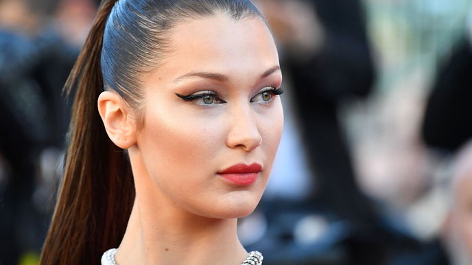 Bella Hadids Bodyguard ist die eigentliche Streetstyle-Ikone der Fashion Week