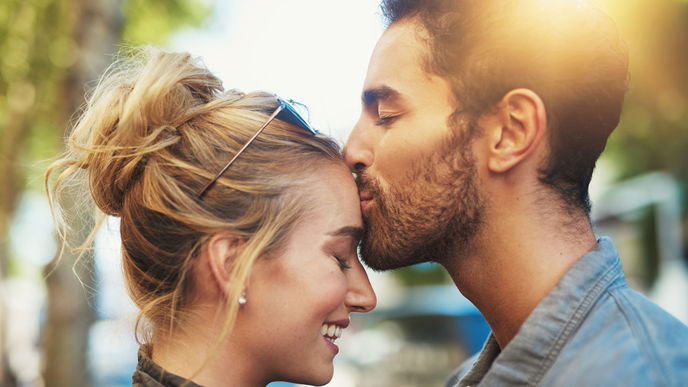 5 romantische Dinge, die dein Freund nur macht, wenn du seine große Liebe bist