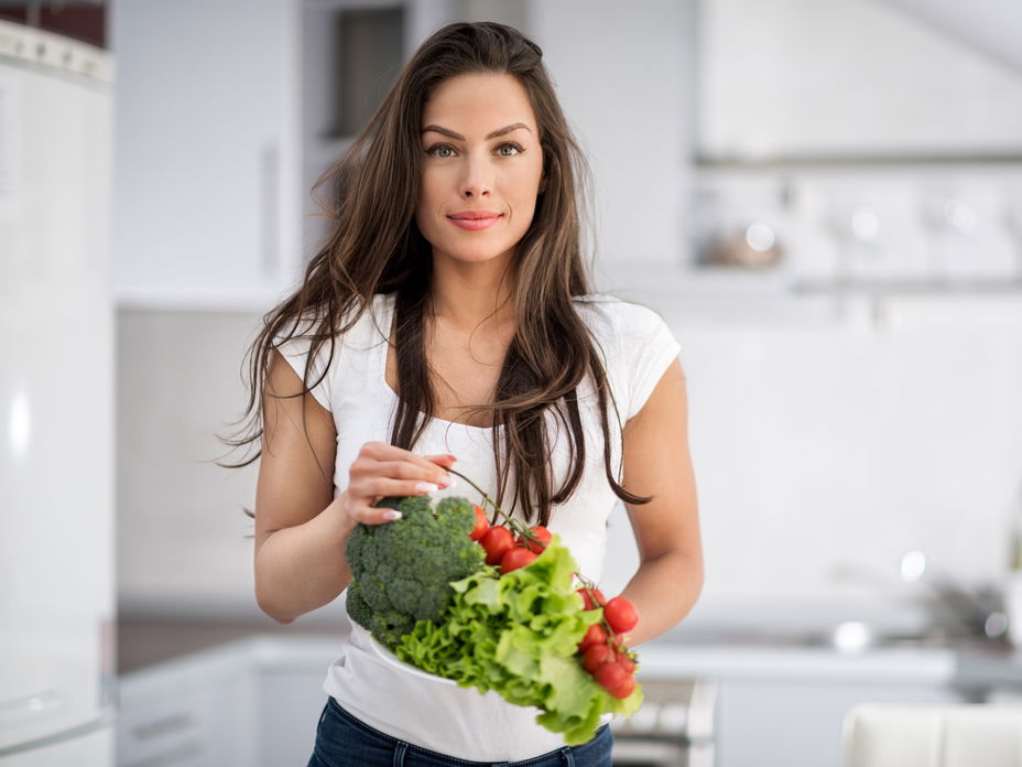 frau-vitamine-istock