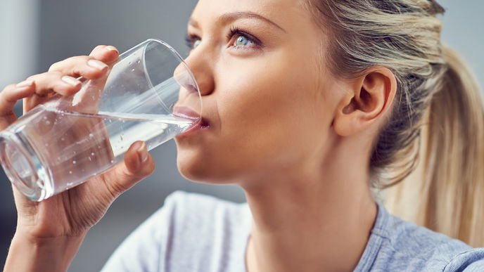 Studie: Wasser mit Kohlensäure macht dick