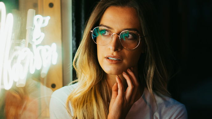 Studien belegen: Wer Brille trägt ist intelligenter und wirkt professioneller