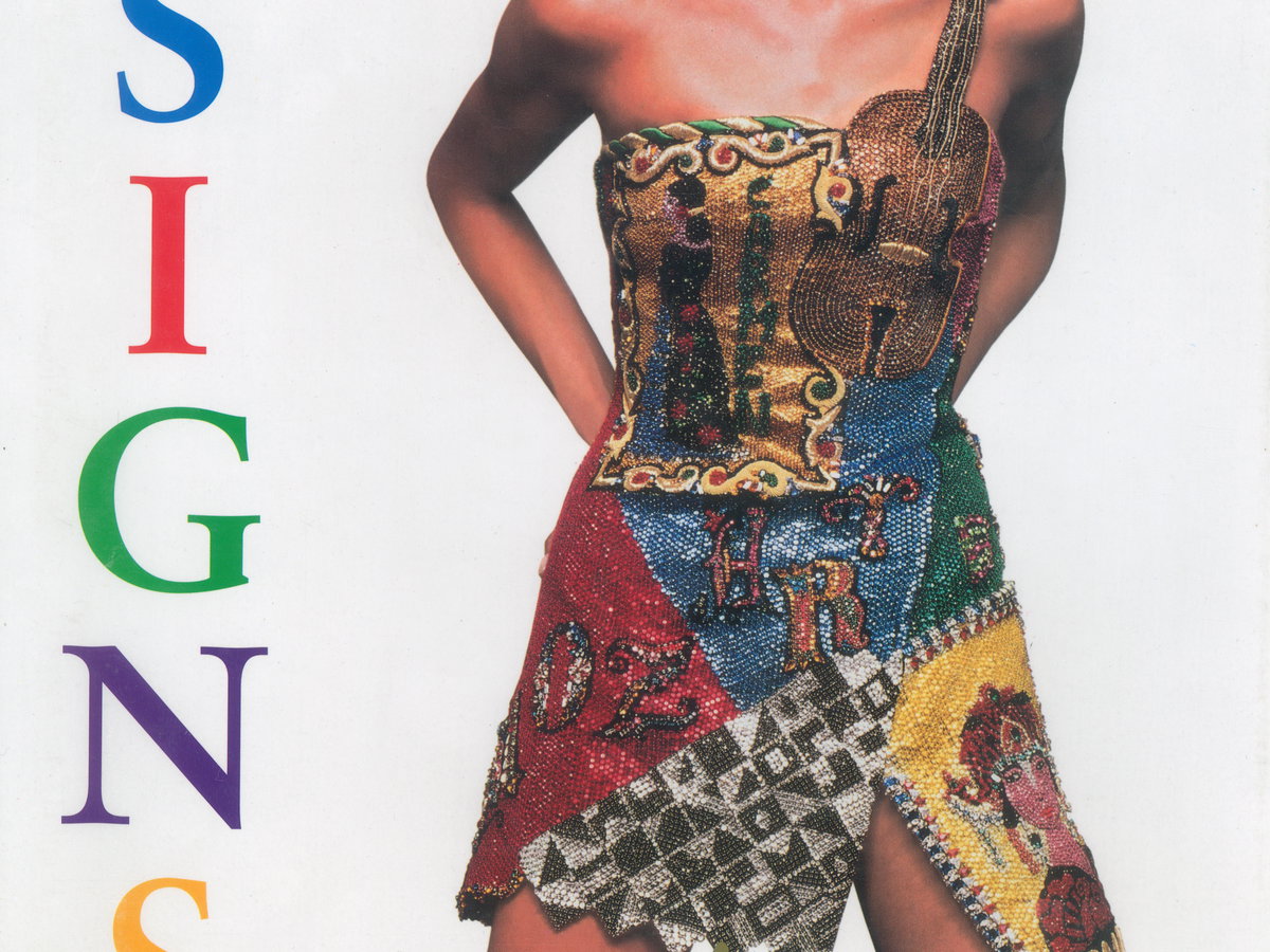 Source_Book_cover_Vanitas-Designs-by-Gianni-Versace-Abbeville-Press