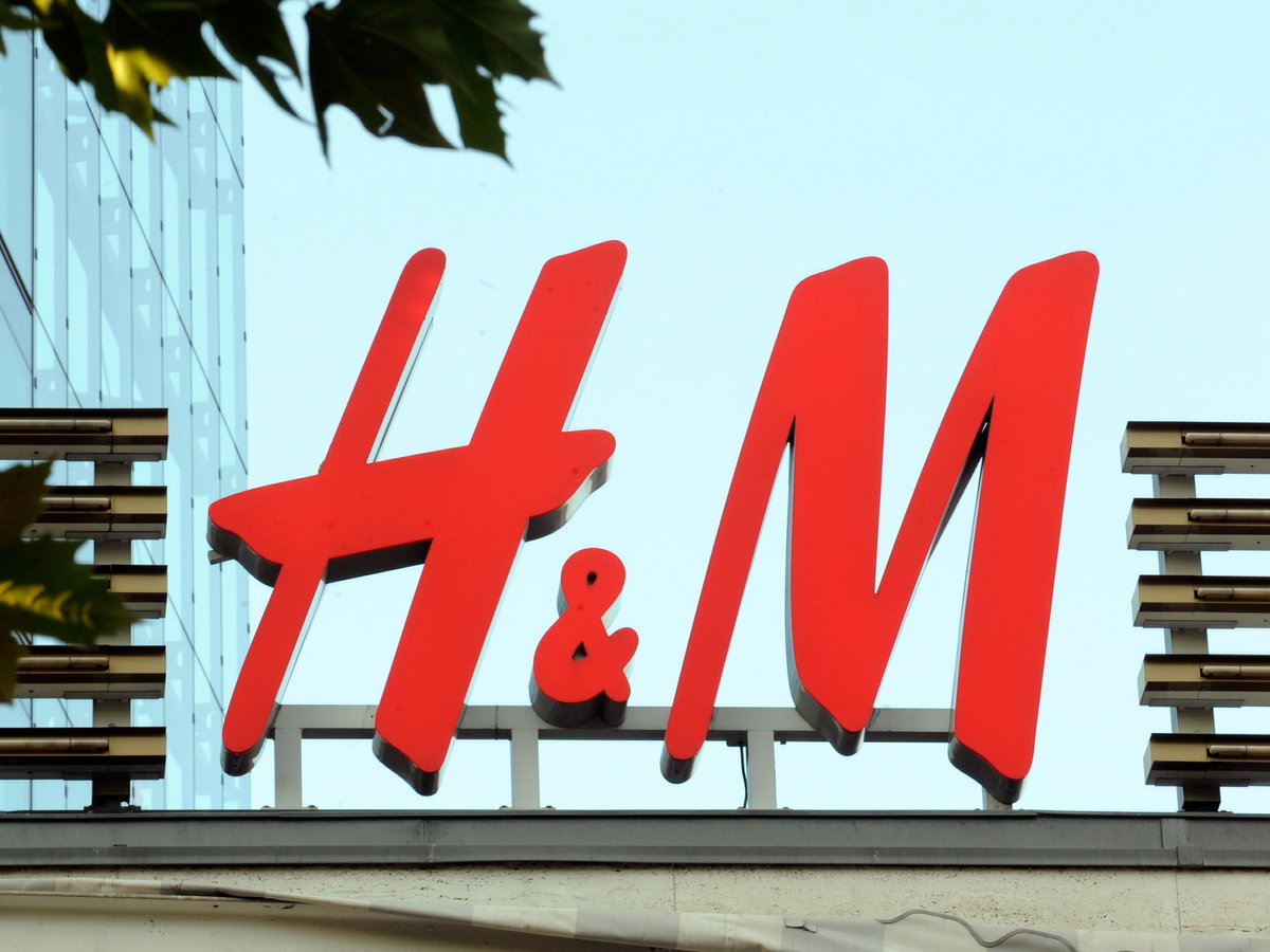 H&M Logo industrial