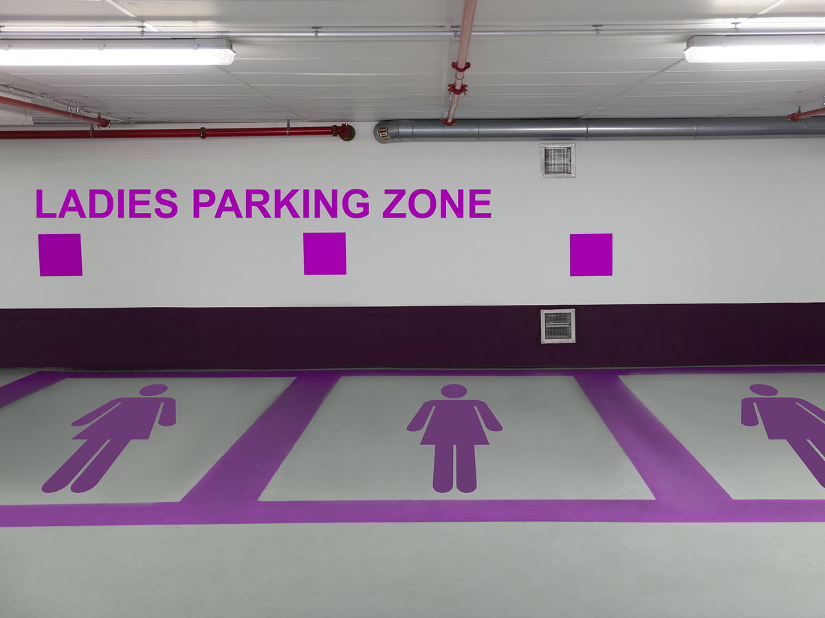 wichtige-autobegriffe-glossar-frauenparkplatz