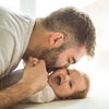 Studie: Babys, die ihren Vätern ähneln sind gesünder 