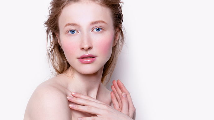 Blush Contouring: So funktioniert Contouring mit Rouge
