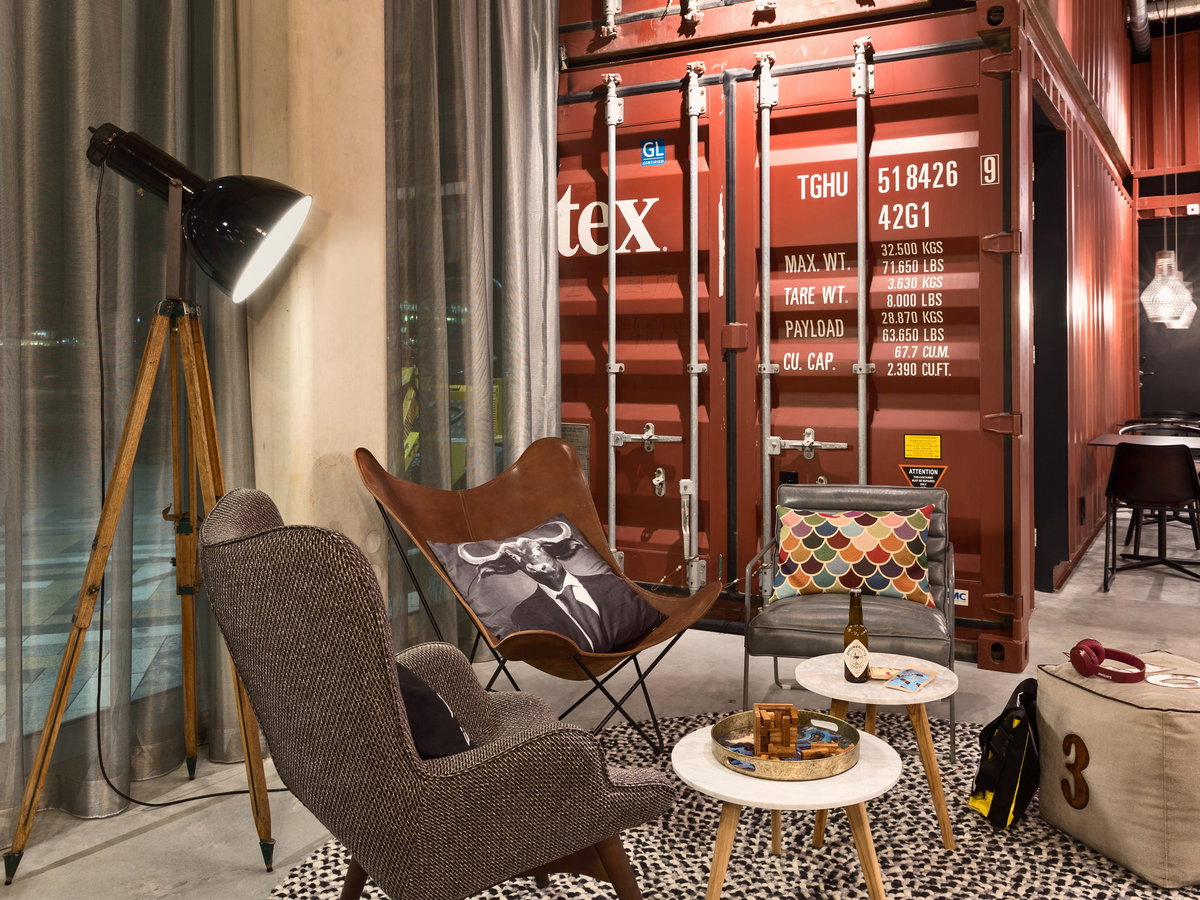 moxy-lobby