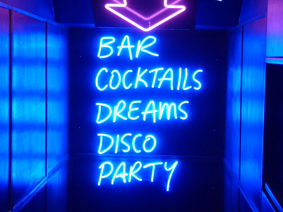 neon-schild-party