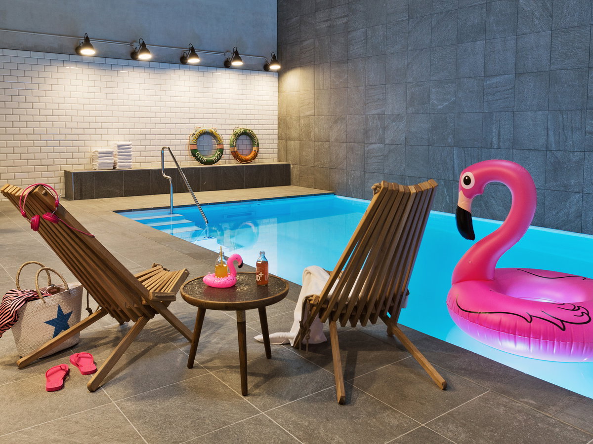 moxy-pool