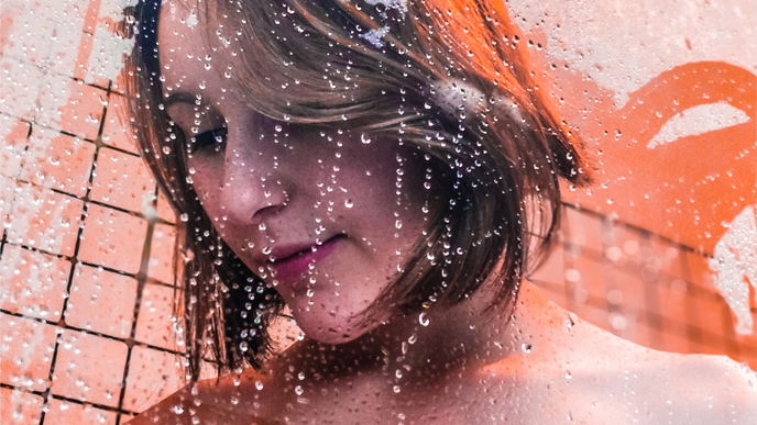 Darum solltet ihr euer Gesicht nicht unter der Dusche waschen