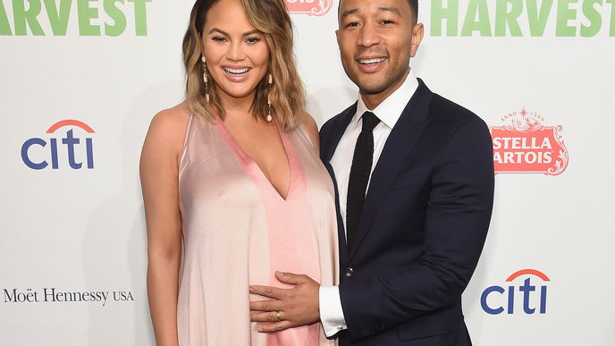 Chrissy Teigen: Alles über das Model und Badass-Mama 