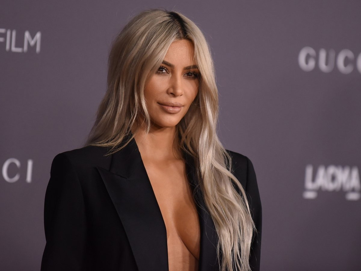 kim-kardashian-beauty trend a human chrissy teigen