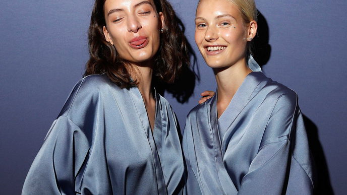 Bye bye Baking: Ungeschminkt ist der neueste Trend auf Instagram