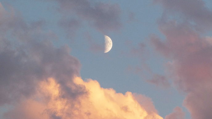 Neumond im September: So beeinflusst die neue Mondphase euer Leben