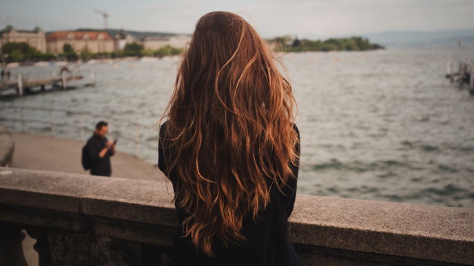 Eine gesunde, glänzende Mähne: Diese Pflege braucht das Haar im Herbst und Winter