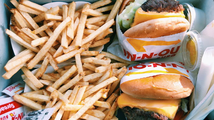 Fressattacken adé: Diese Tricks stoppen euren Heißhunger!