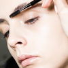 Augenbrauen wie nach dem Microblading? Mit diesen Produkten klappt's