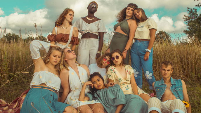 Aus DIESEM simplen Grund sollten sich Frauen gegenseitig mehr unterstützen! Plus: So feiern wir den Internationalen Frauentag