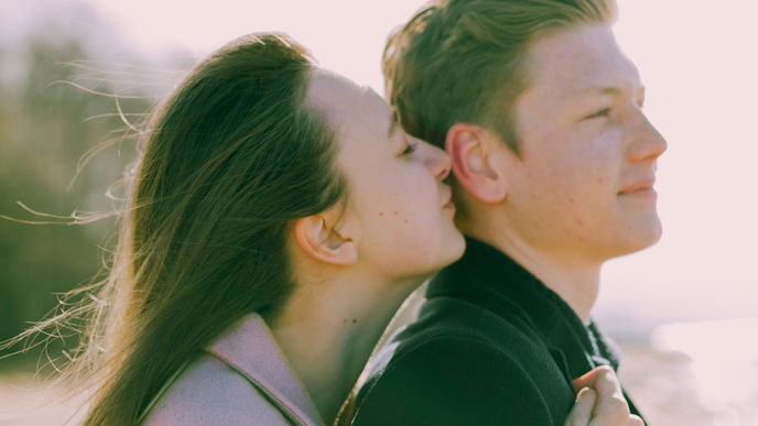 Flirten für Introvertierte: Mit diesen Tipps bekommst du SOFORT seine Aufmerksamkeit