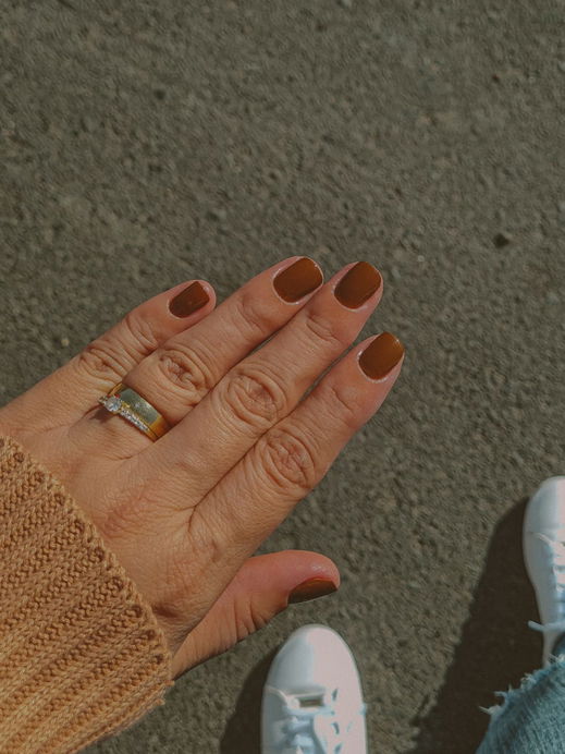 Maple Brown Nails: Das macht die gemütliche Herbst-Maniküre aus
