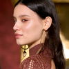 Der ultimative Glow für den Herbst: Darum setzen Beauties jetzt auf trendy Metallic Make-up