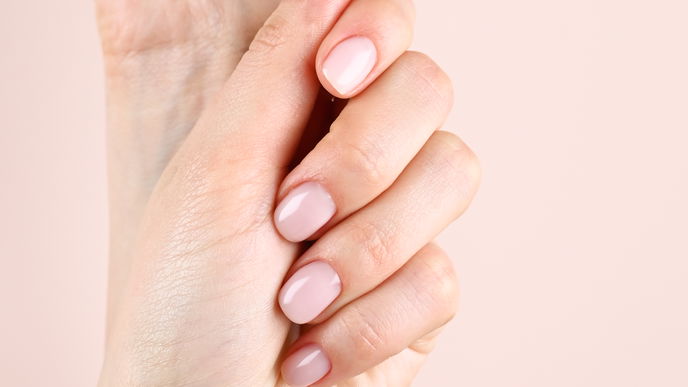 Princess Nails: Das macht den zarten Nageltrend so besonders