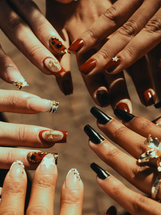 Mehr ist mehr: „Whimsy Nails” sind das Gegenteil zu minimalistischen Nageltrends