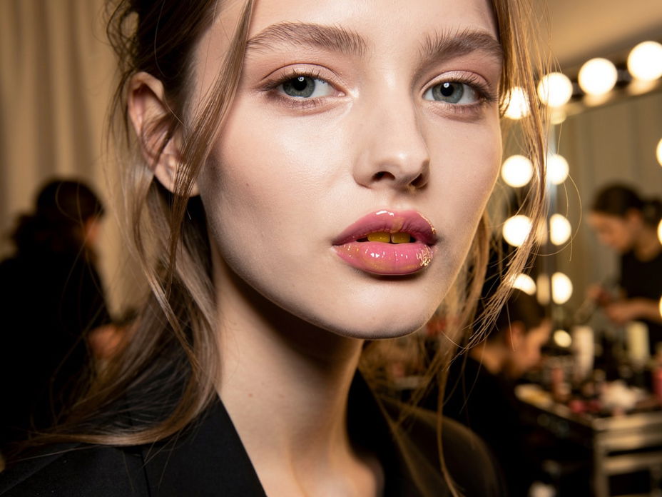 Laut Expertin: Darum ist Gelbes Lipgloss im Herbst 2026 das ultimative Beauty-Must-have