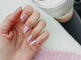 „Speil” Nails: So bekommst du den ultimativen Spiegelglanz auf deine Nägel